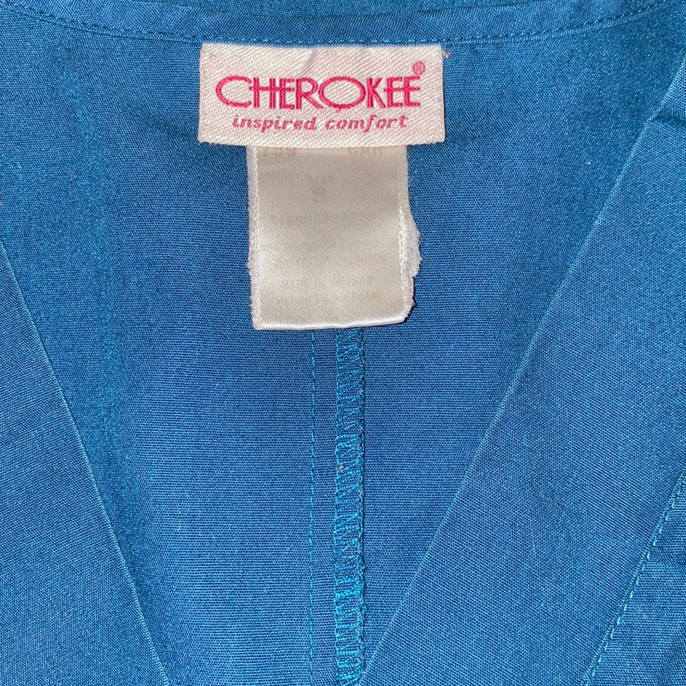 Scrub set